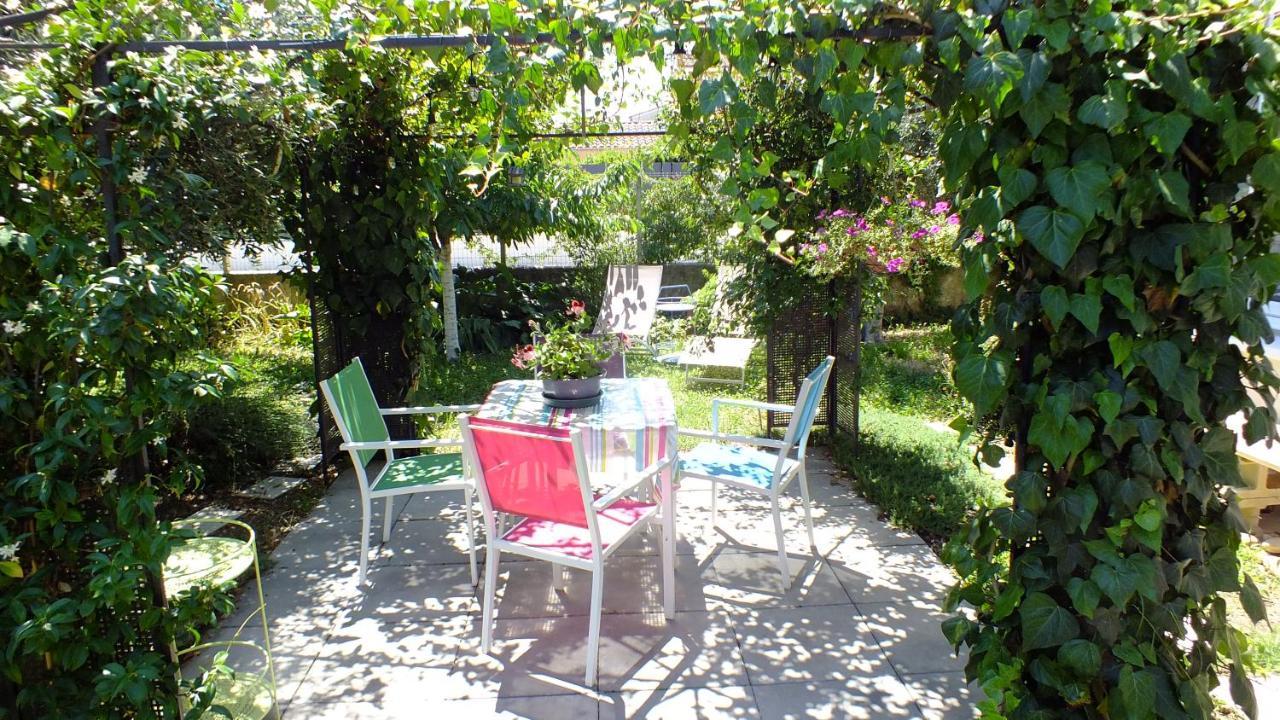 Villa La Maison Sous L'Olivier Morieres-les-Avignon Exterior foto